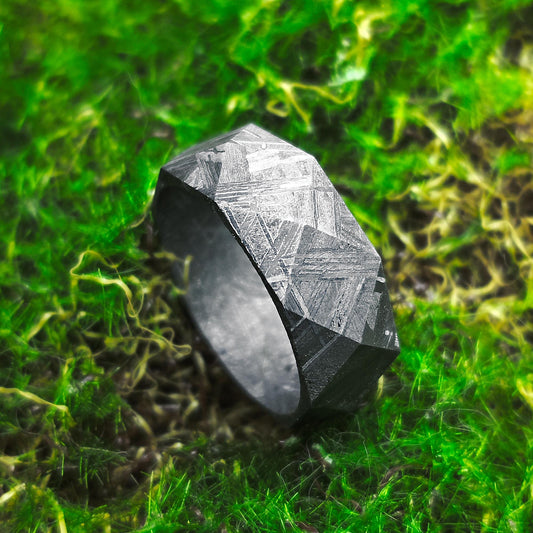 Authentic Muonionalusta Iron Meteorite Ring – Handmade Cosmic Jewelry for Men & Women | Timeless Elegance