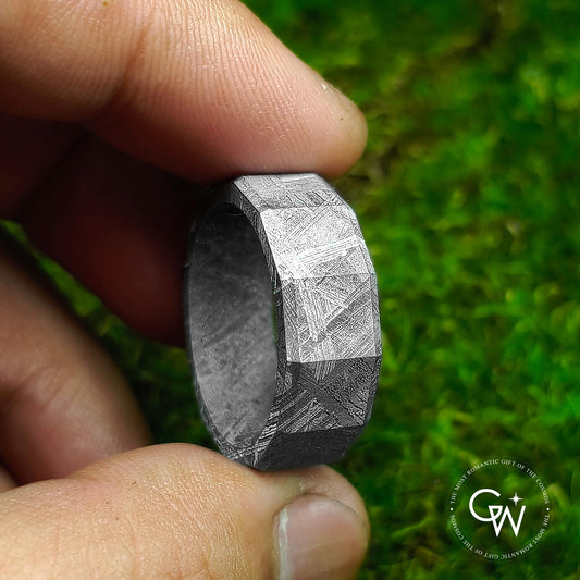 Authentic Muonionalusta Iron Meteorite Ring – Handmade Cosmic Jewelry for Men & Women | Timeless Elegance